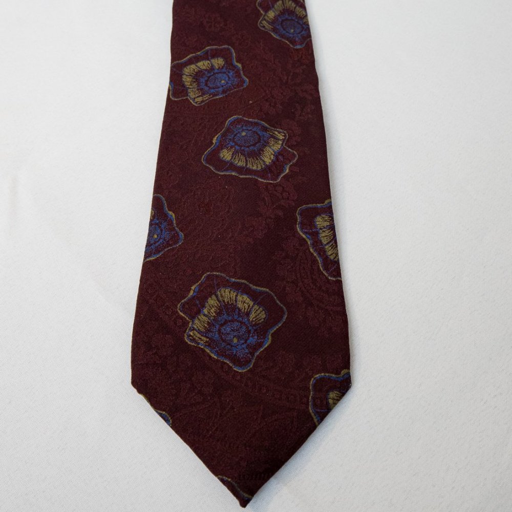 Hugo Boss floral Tie 57 x 3.25